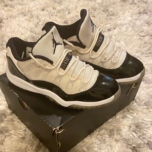 Jordans 11 retro concord kids sneakers